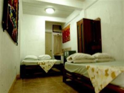 Ellen'S Resort Balabag  Δωμάτιο φωτογραφία